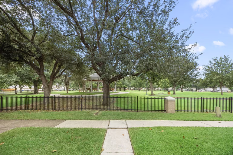 Photo 3 of 607 Travis Street 5, Webster, TX