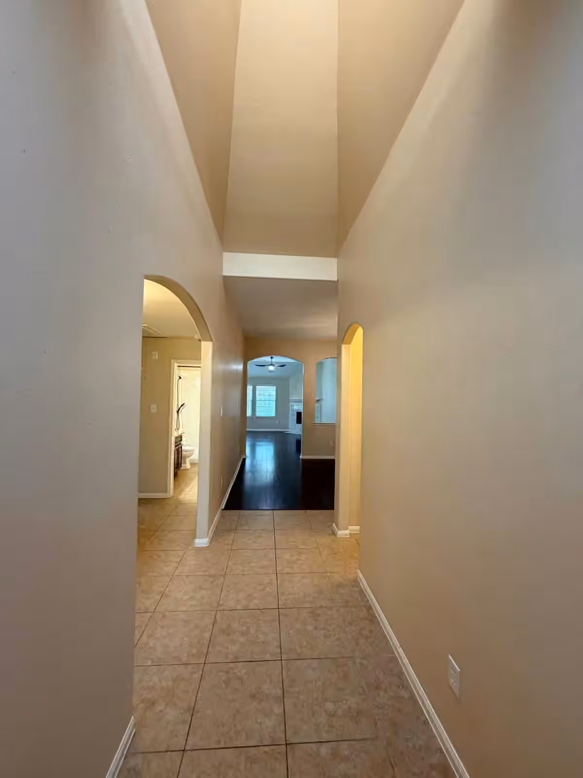 Photo 6 of 203 Fairwind Trail Drive, Conroe, TX