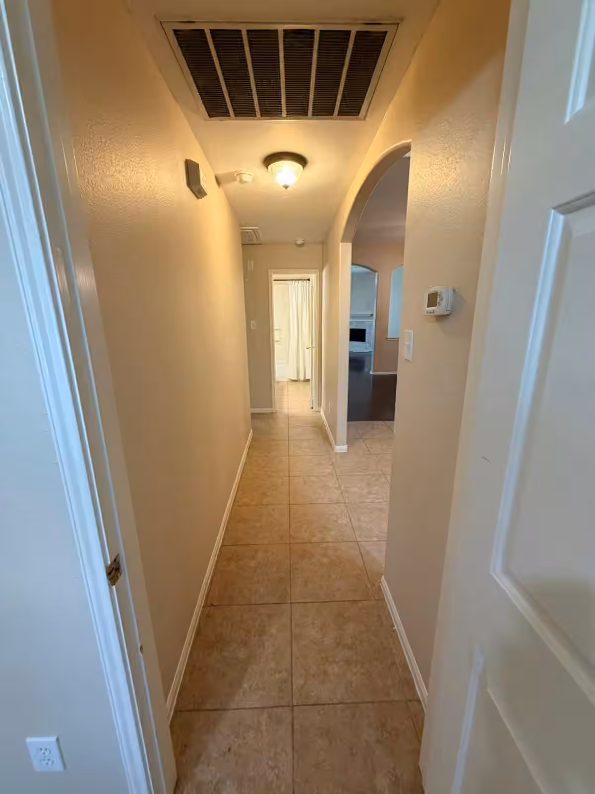 Photo 7 of 203 Fairwind Trail Drive, Conroe, TX