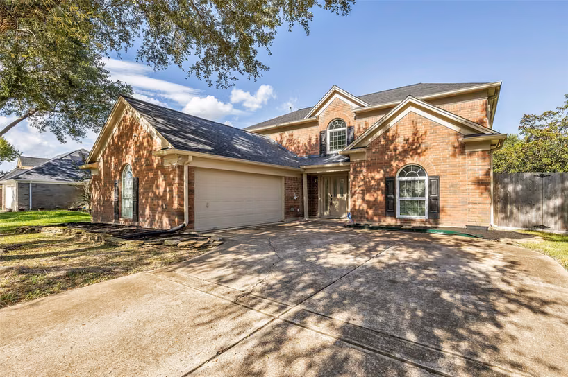 Photo 2 of 4007 Greenwood Drive, Pearland, TX