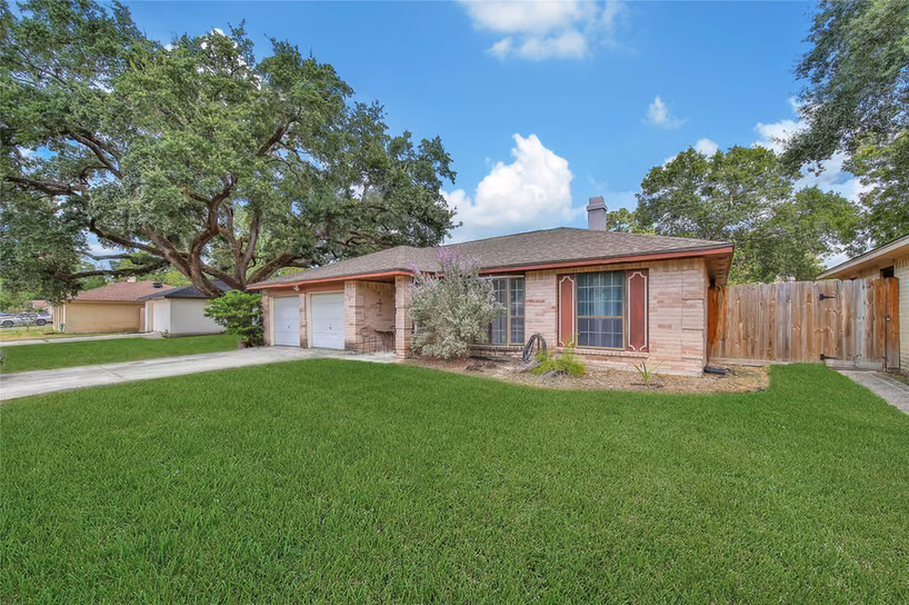 Photo 2 of 3418 Almondwood Drive, Spring, TX