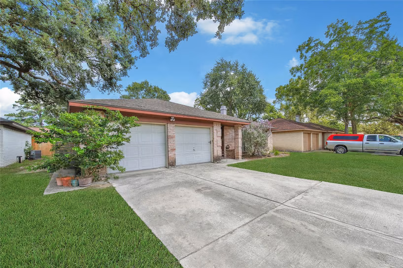 Photo 3 of 3418 Almondwood Drive, Spring, TX