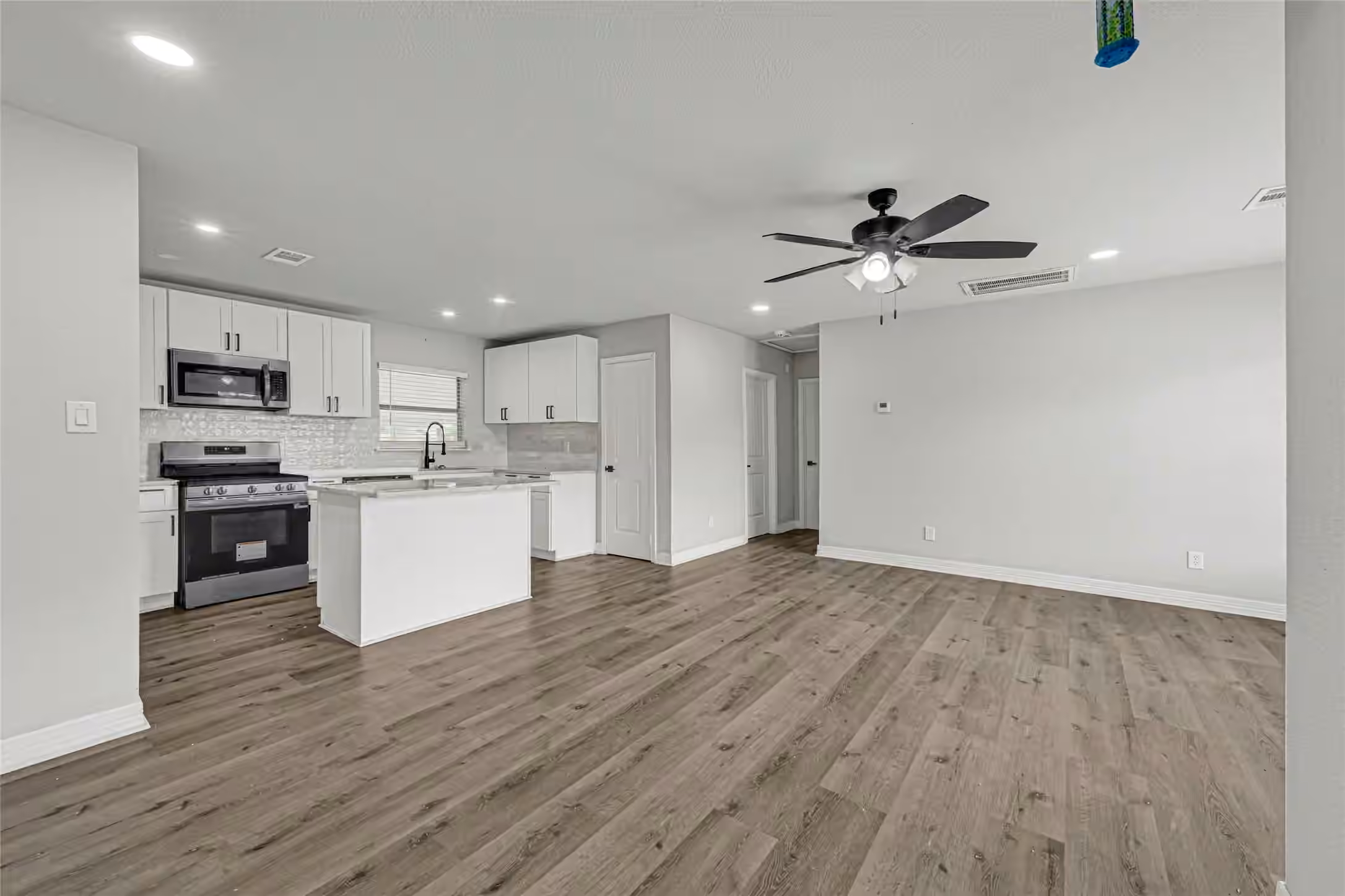 Photo 4 of 1114 Maroby Street, Houston, TX