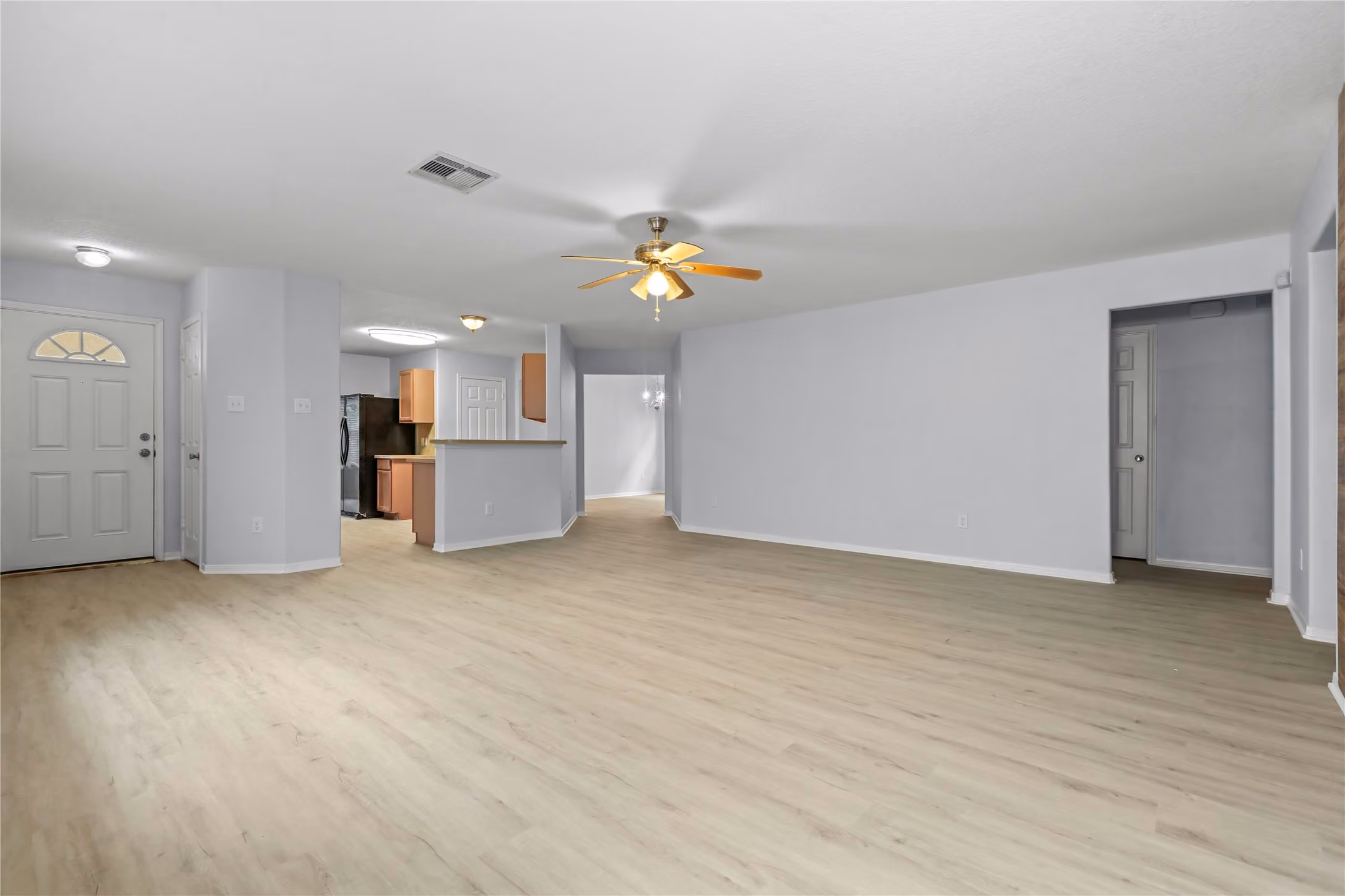 Photo 4 of 3523 Apple Dale Drive, Houston, TX
