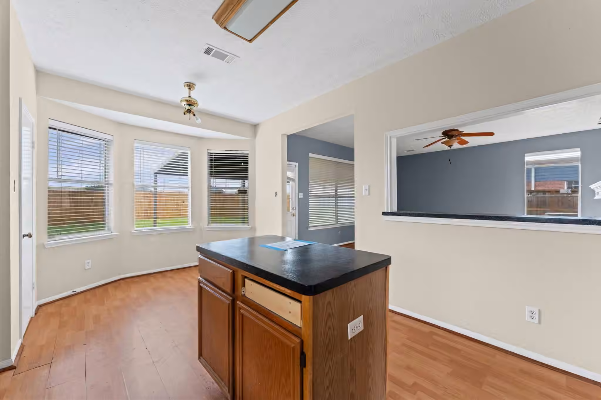 Photo 6 of 2926 Waterloo Road, Pearland, TX