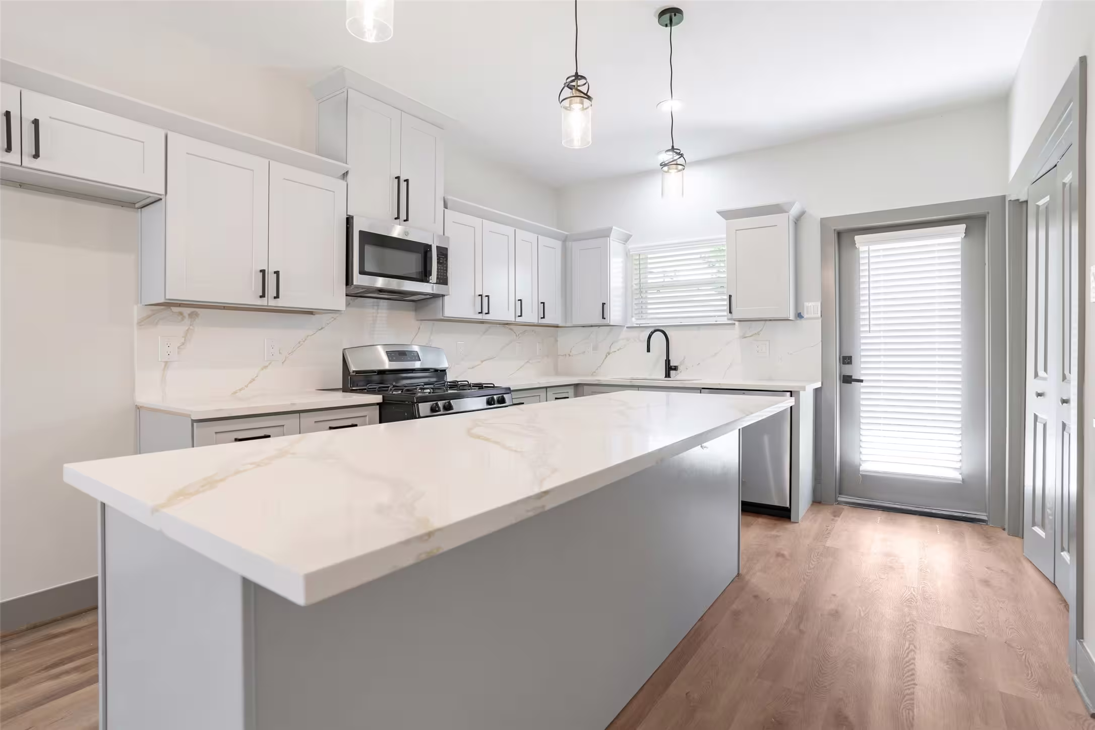 Photo 4 of 9916 Dipping Woods Street, Houston, TX