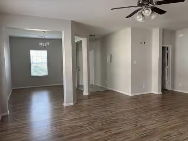 Photo 4 of 7434 Seabiscuit Bay Lane, Humble, TX