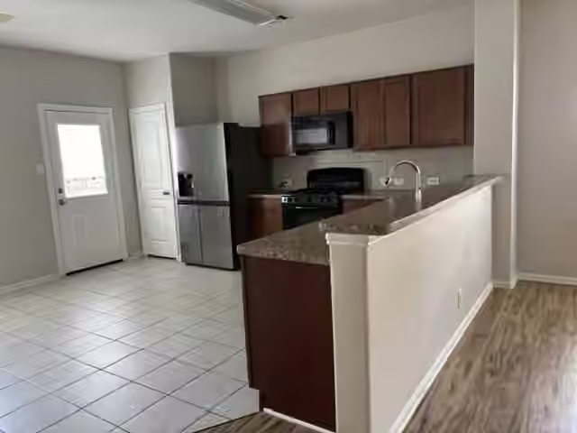 Photo 6 of 7434 Seabiscuit Bay Lane, Humble, TX
