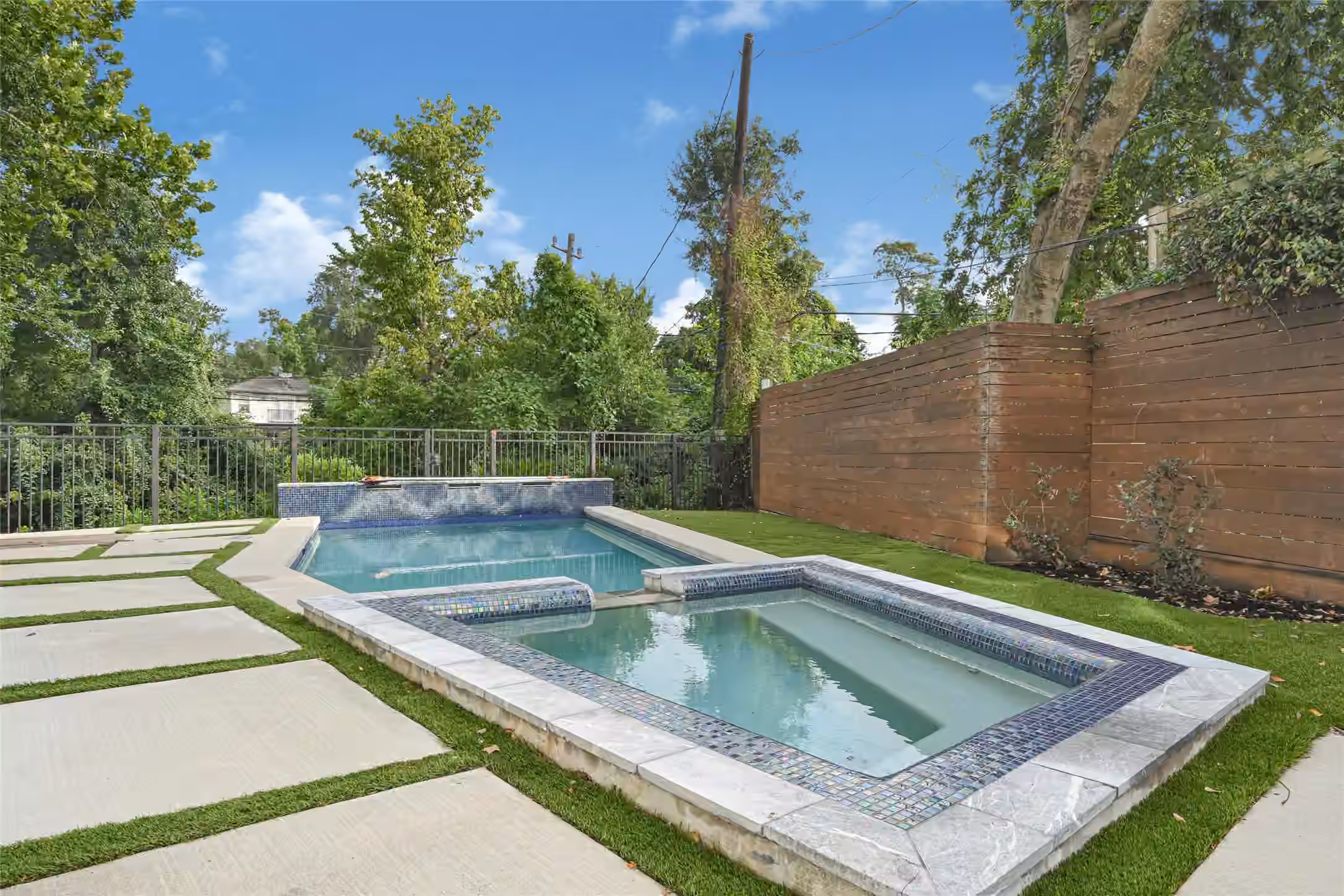 Photo 7 of 922 T C Jester Boulevard, Houston, TX