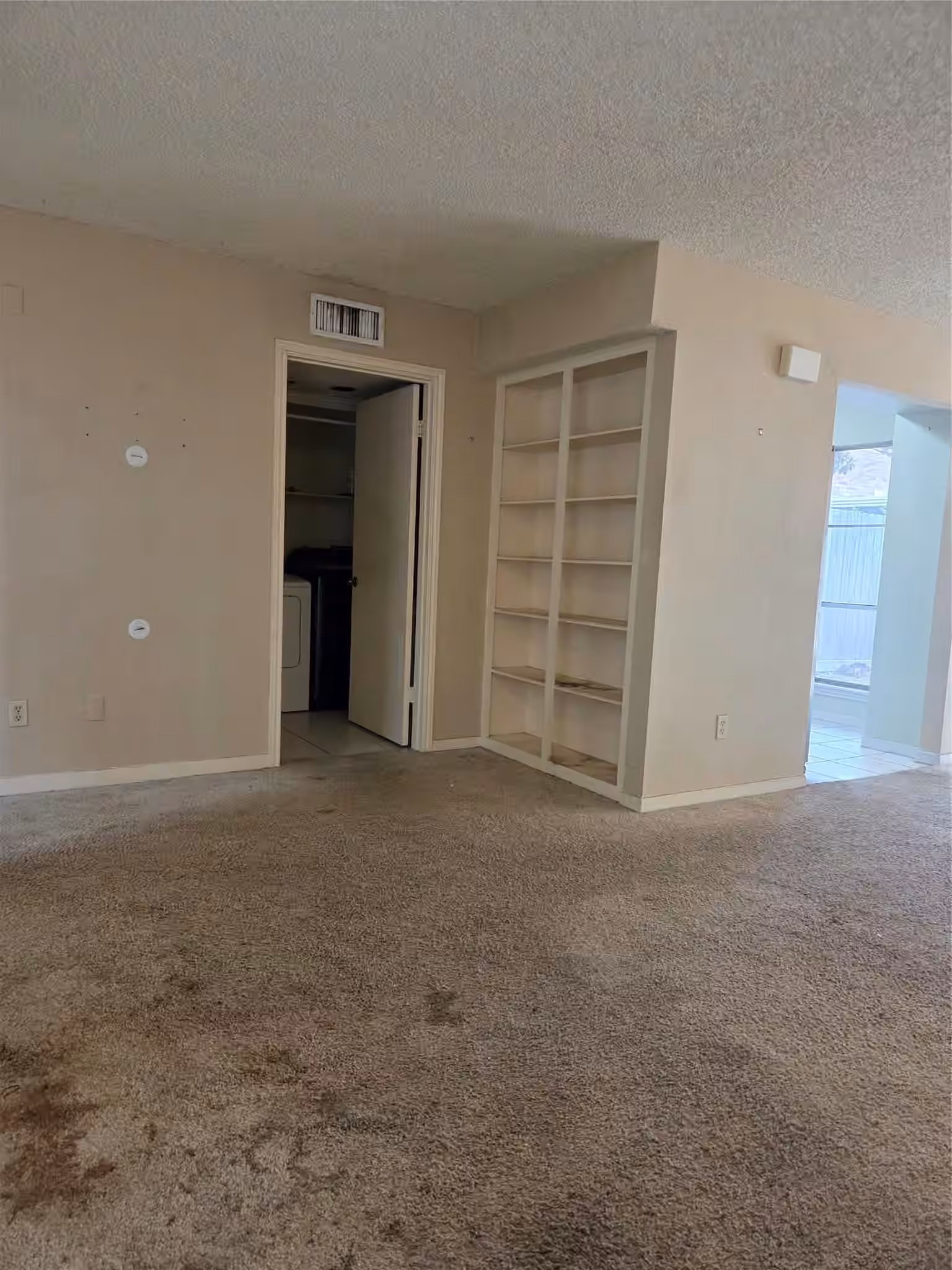 Photo 4 of 7971 Kendalia Drive, Houston, TX