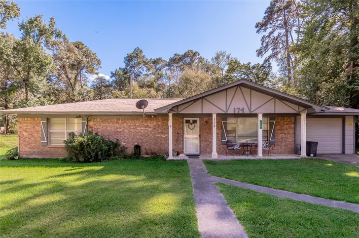 Photo of 174 E Westwood Drive E, Trinity, TX 75862