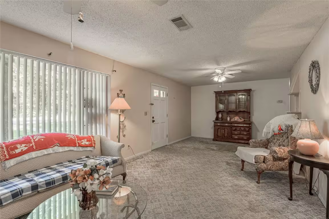 Photo 6 of 174 E Westwood Drive E, Trinity, TX