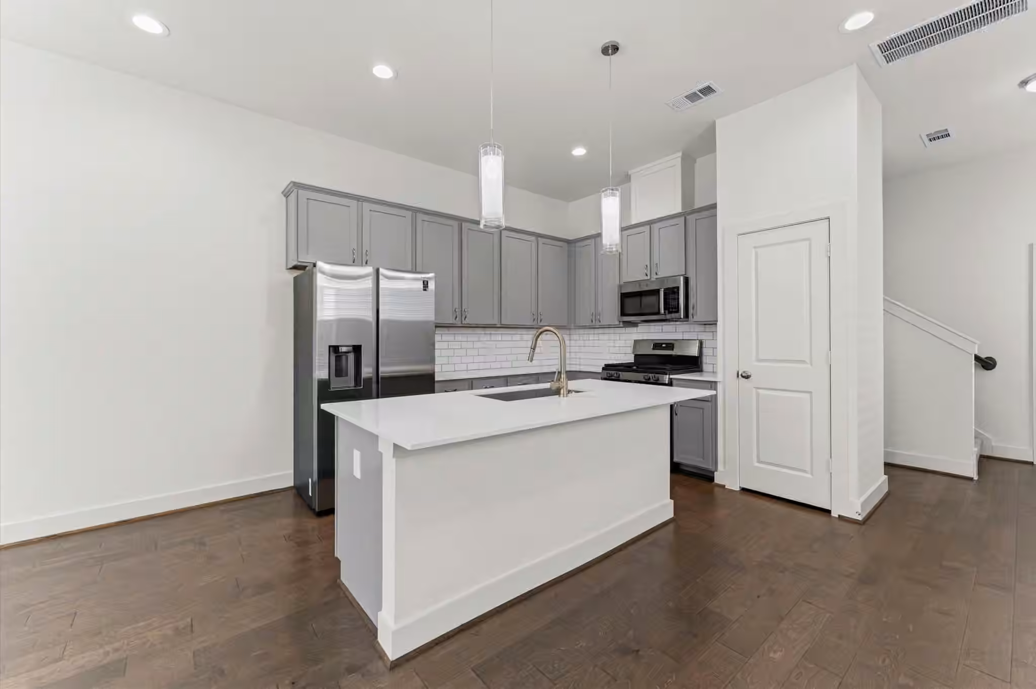 Photo 2 of 4163 Griggs Road, Houston, TX