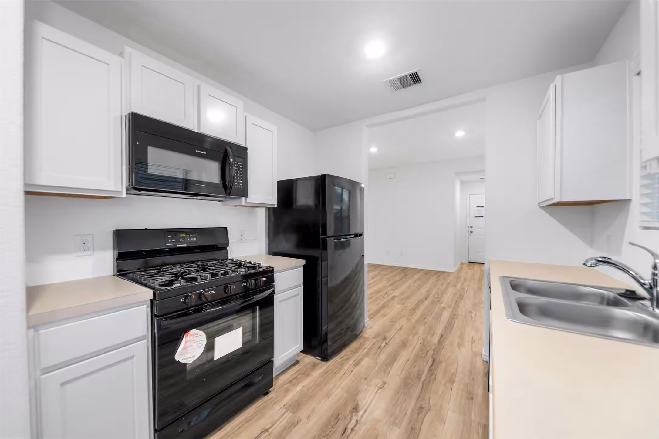 Photo 7 of 14534 Broadbury Pond Road, Rosharon, TX