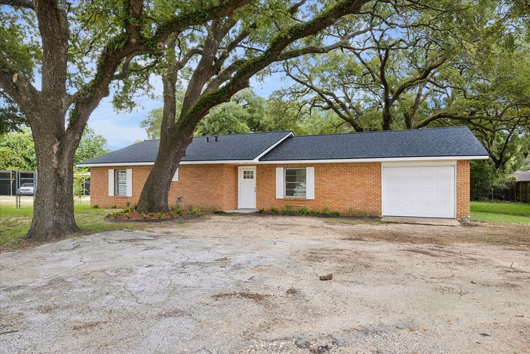 Photo 2 of 5615 Spring Cypress Road, Spring, TX