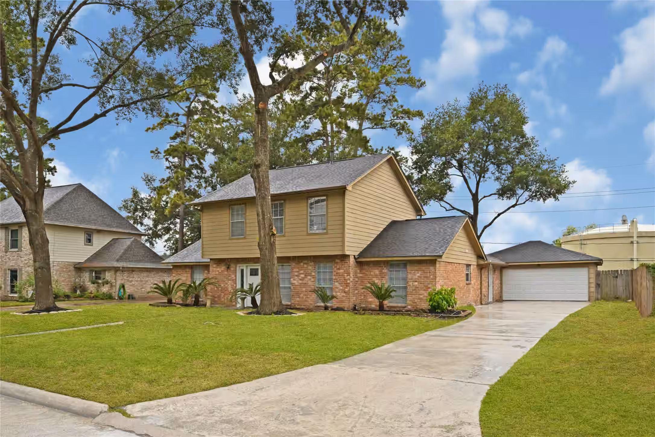 Photo 2 of 15239 Parkville Drive, Houston, TX