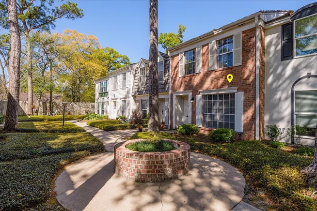 Photo of 1425 Springrock ln Lane, Houston, TX