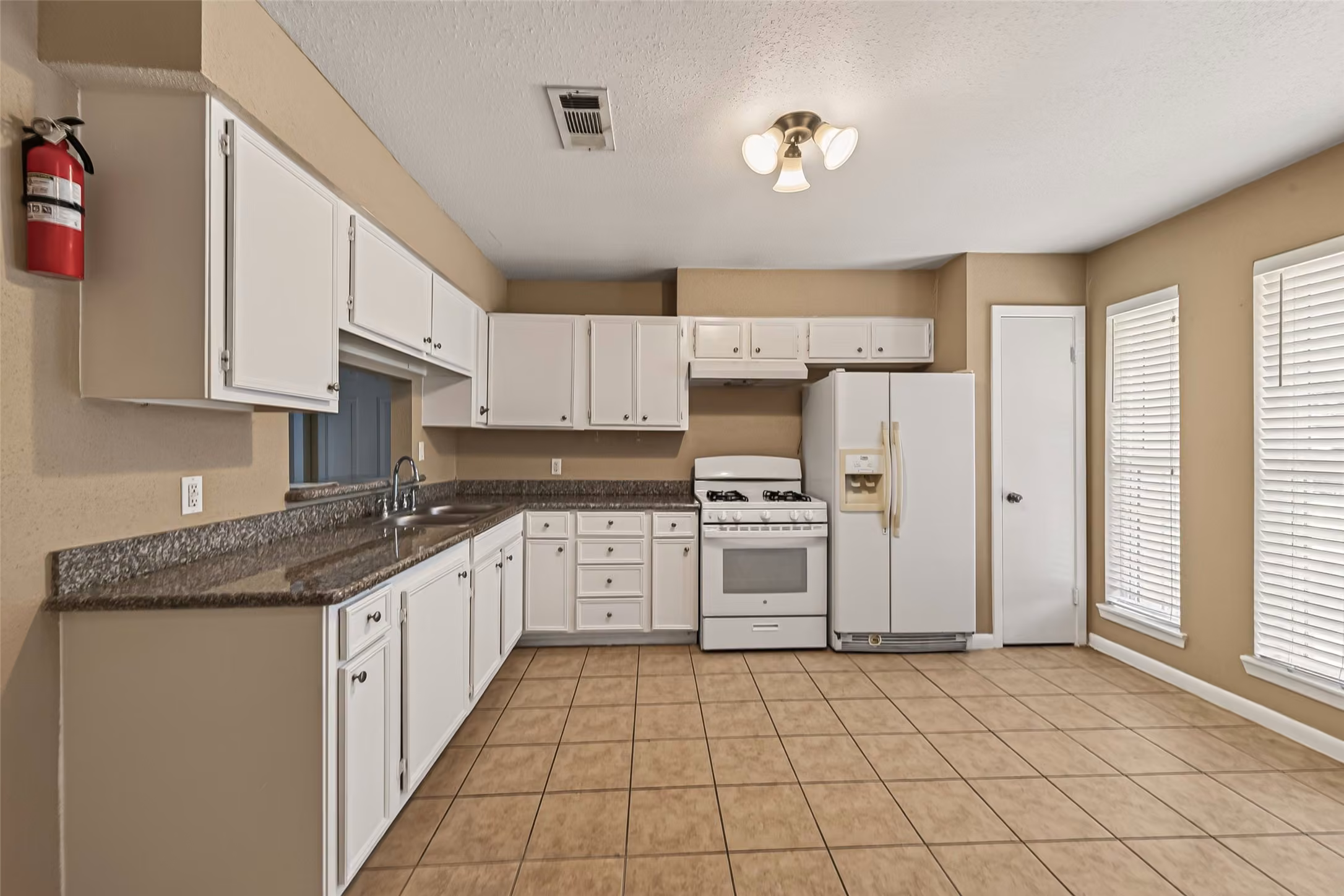 Photo 6 of 719 Kilpatrick Street, Channelview, TX