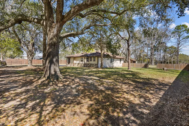 Photo 7 of 7117 Avenue D, Santa Fe, TX