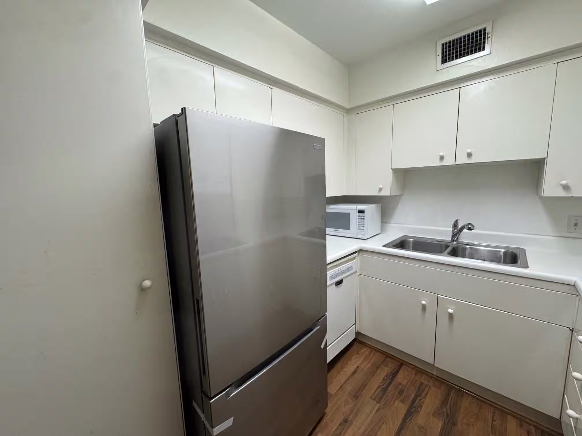 Photo 3 of 2600 Bellefontaine Street A18, Houston, TX