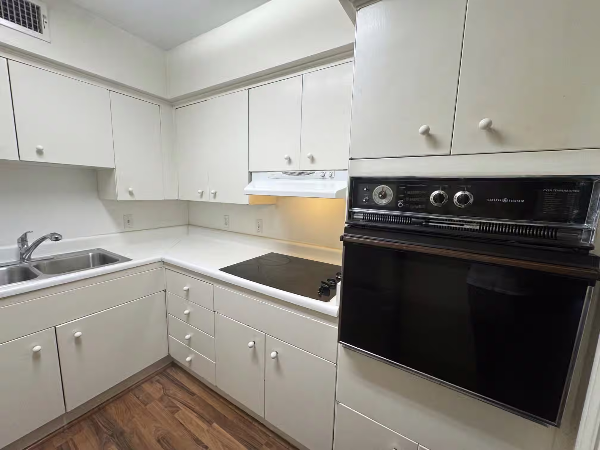 Photo 4 of 2600 Bellefontaine Street A18, Houston, TX