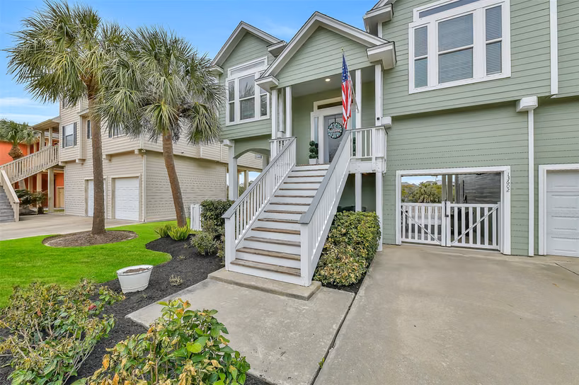 Photo 6 of 13602 Windlass Circle, Galveston, TX