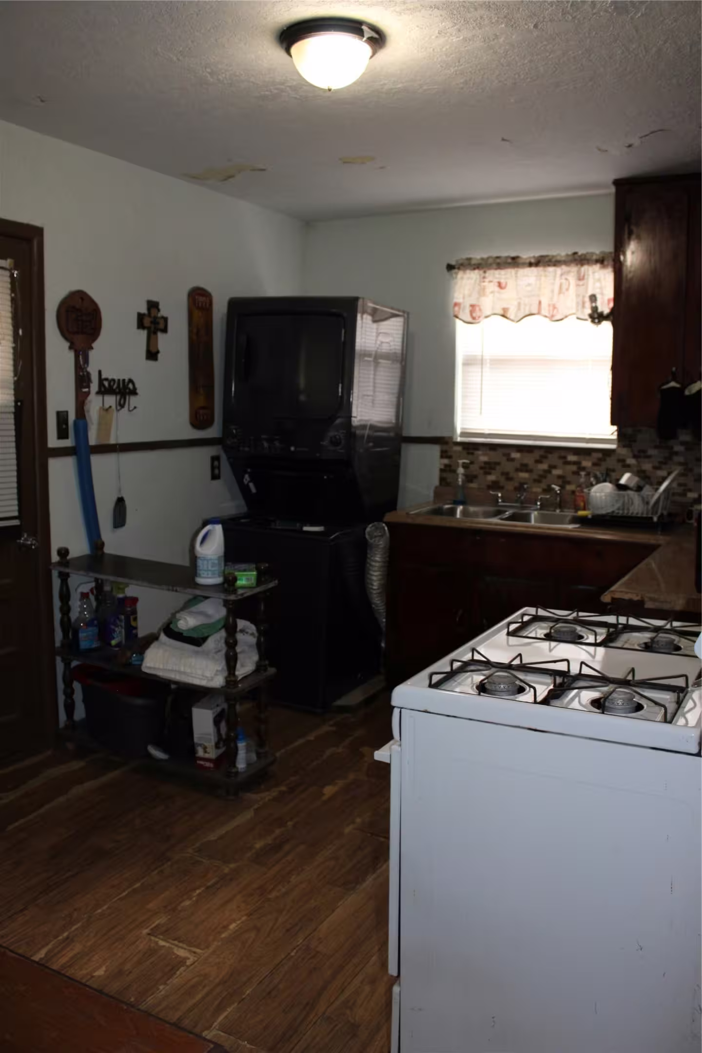 Photo 5 of 1203 Egypt Street, Houston, TX