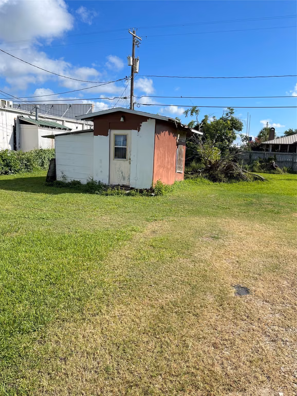Photo 7 of 1022 W Broad Street, Freeport, TX