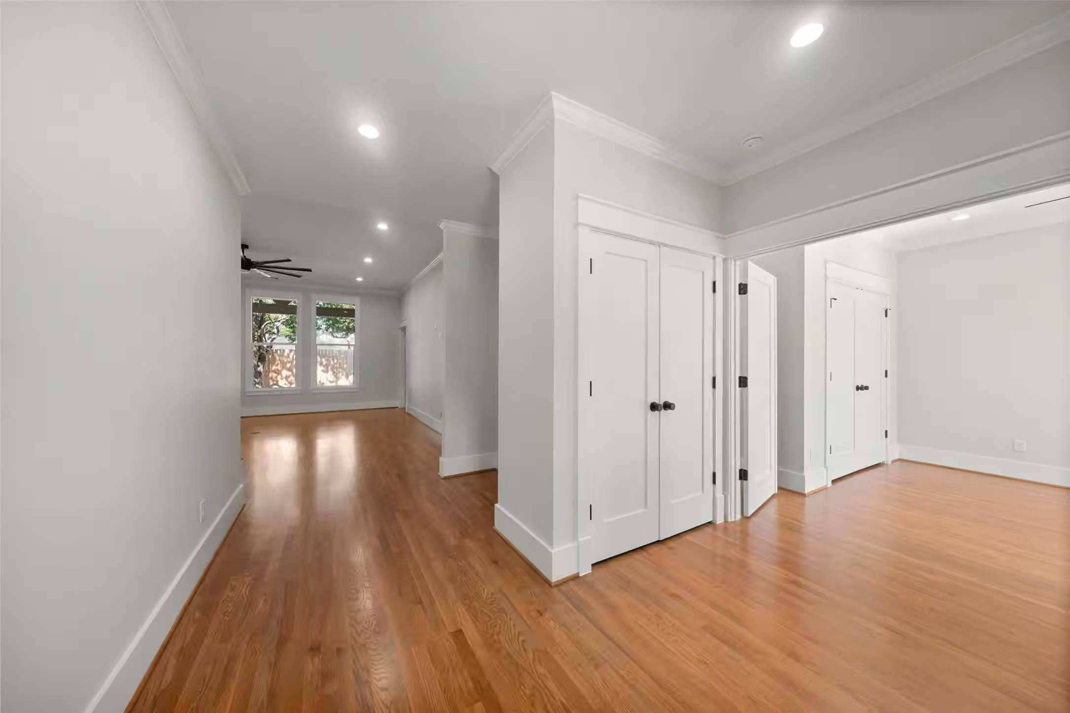 Photo 7 of 1859 Lynnview Drive, Houston, TX