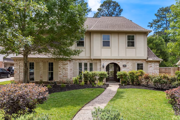 Photo 2 of 15619 Pebble Bend Drive, Houston, TX