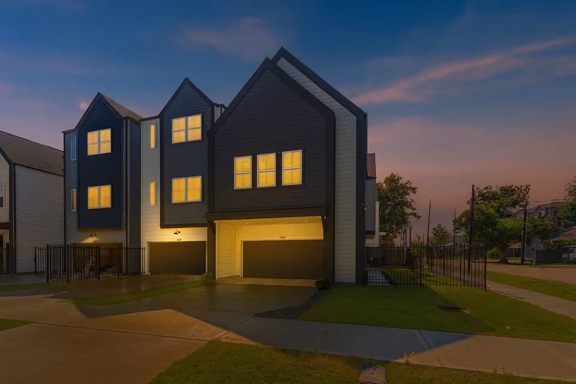 Photo 3 of 4325 Arlington Street, Houston, TX