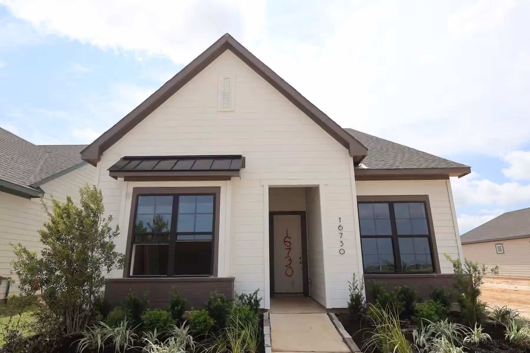 Photo 2 of 16730 Vibrant Avenue, Hockley, TX