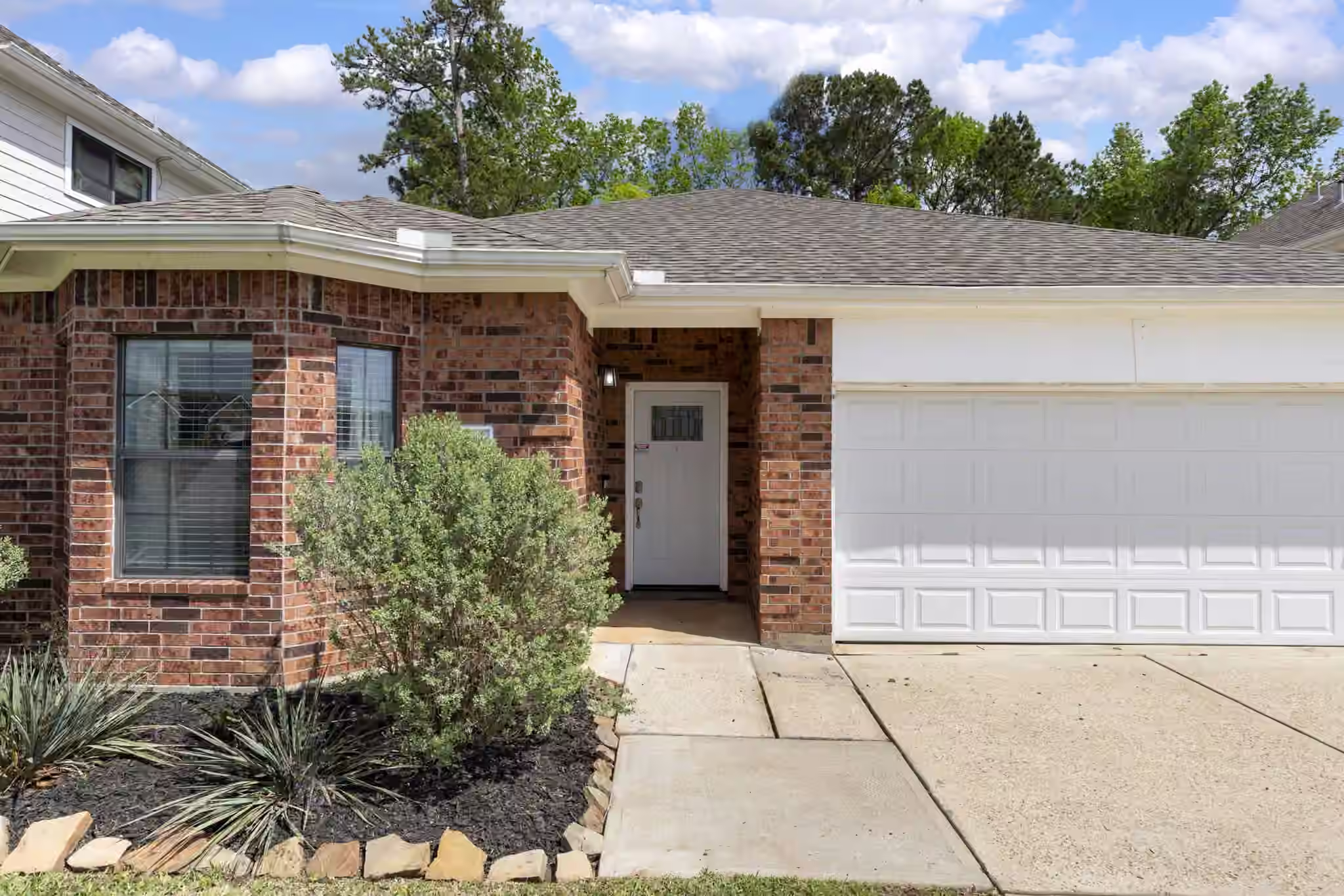 Photo 3 of 8022 N Tarrytown Crossing Drive, Conroe, TX