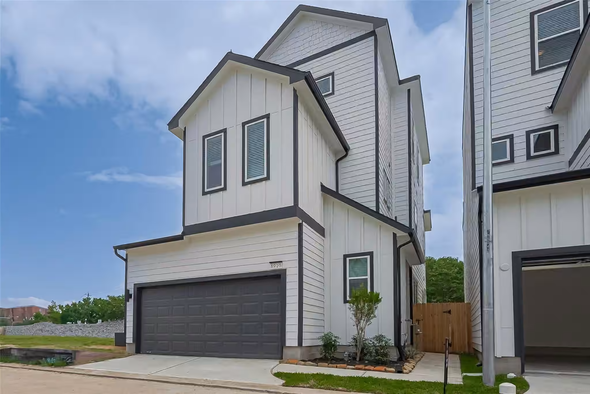 Photo 2 of 8933 Grovner Place, Houston, TX