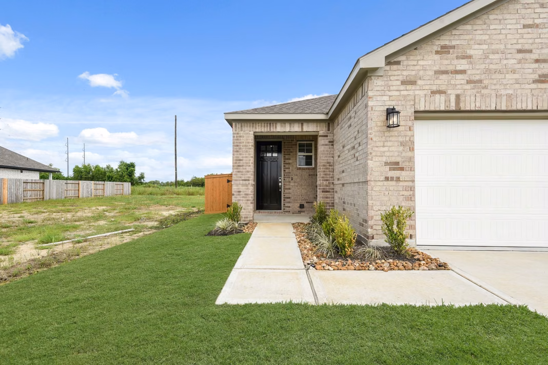 Photo 4 of 480 Long Branch Drive, Dayton, TX