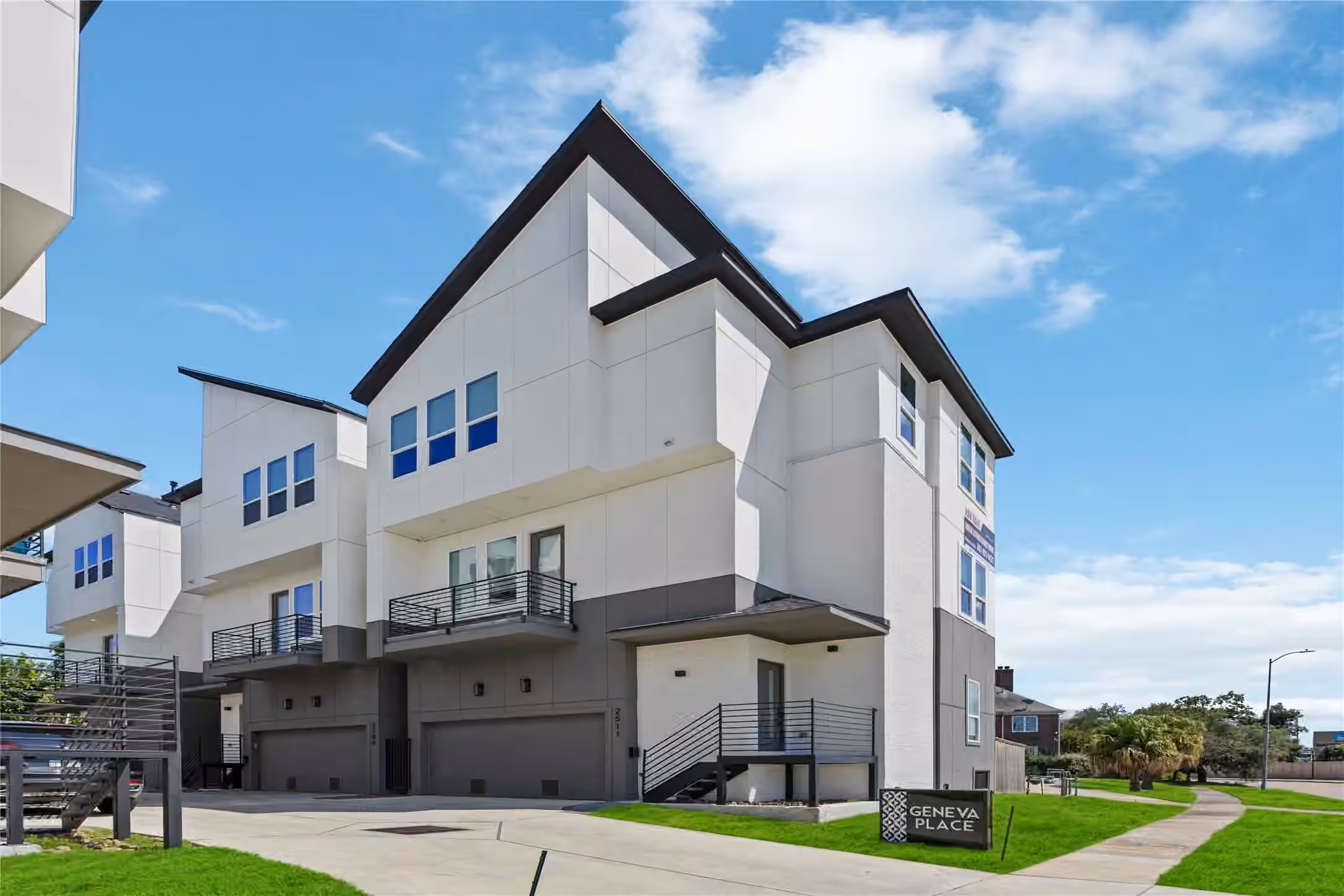 Photo 2 of 2507 N Macgregor Way, Houston, TX