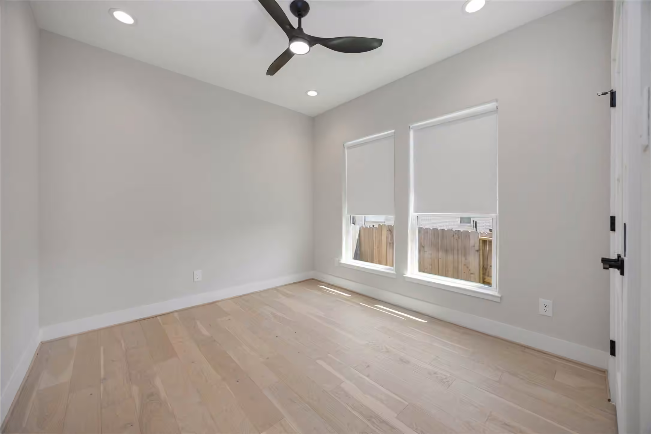 Photo 7 of 2507 N Macgregor Way, Houston, TX
