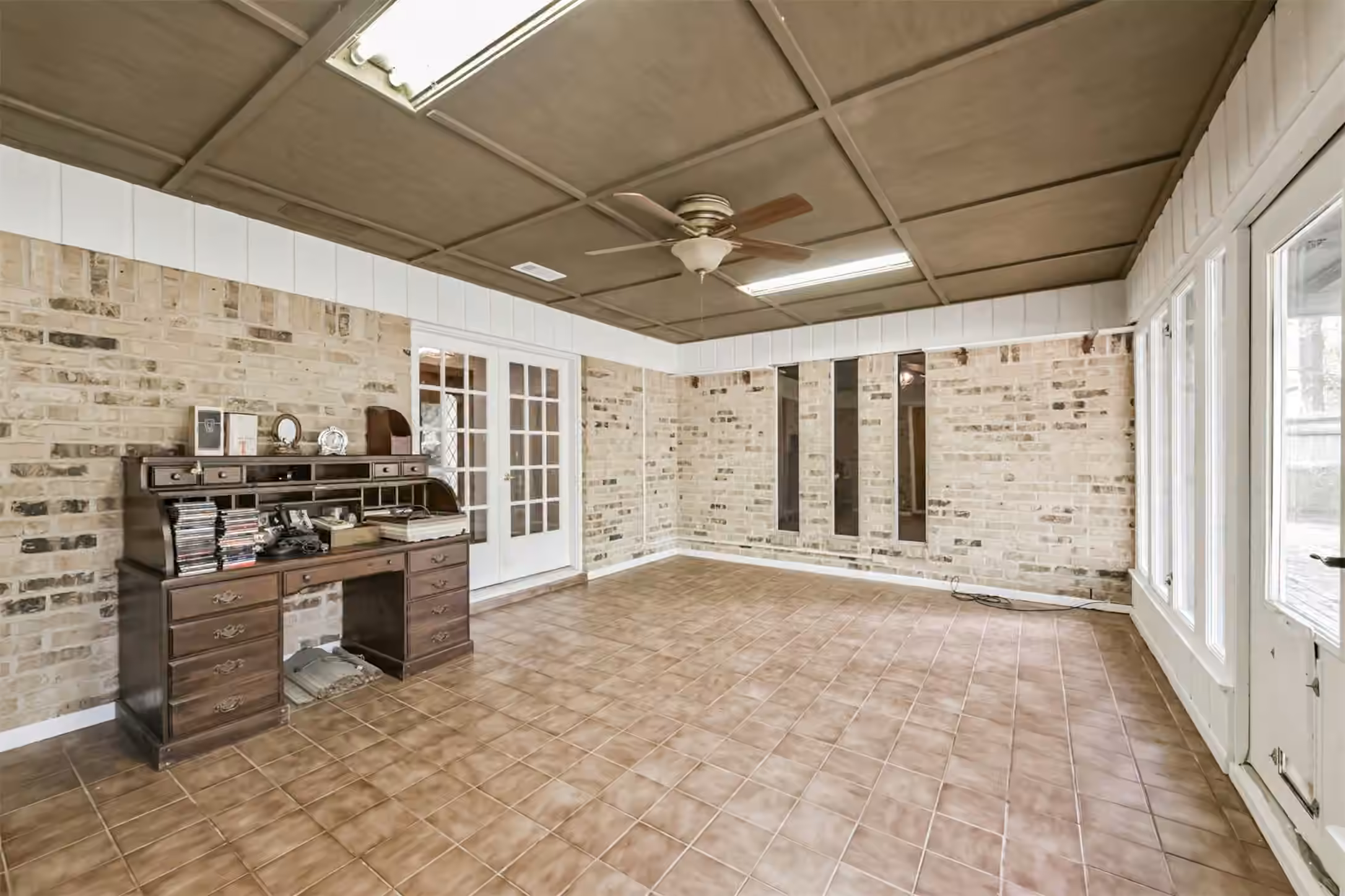 Photo 5 of 410 Riverside Drive, Alvin, TX