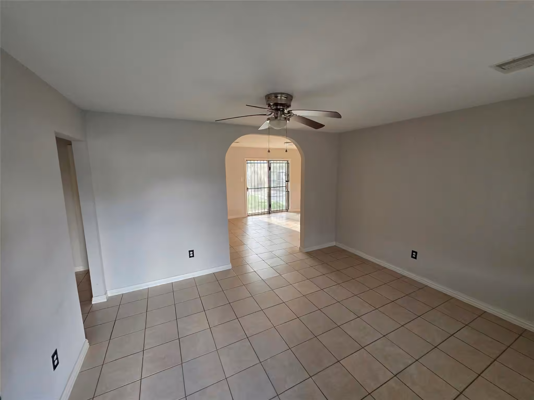 Photo 3 of 10424 Ballantine Street, Houston, TX