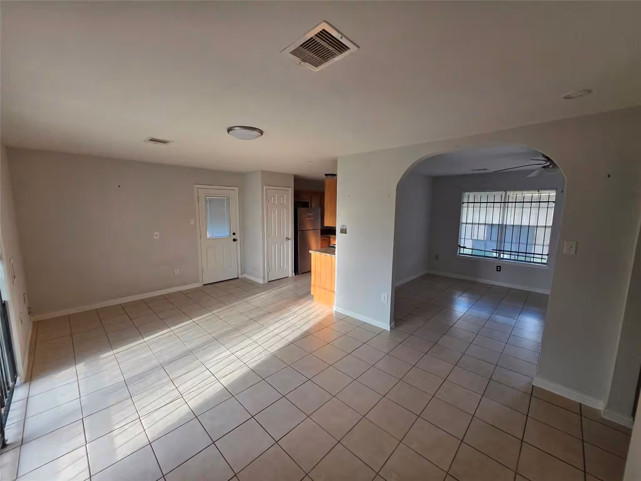 Photo 4 of 10424 Ballantine Street, Houston, TX