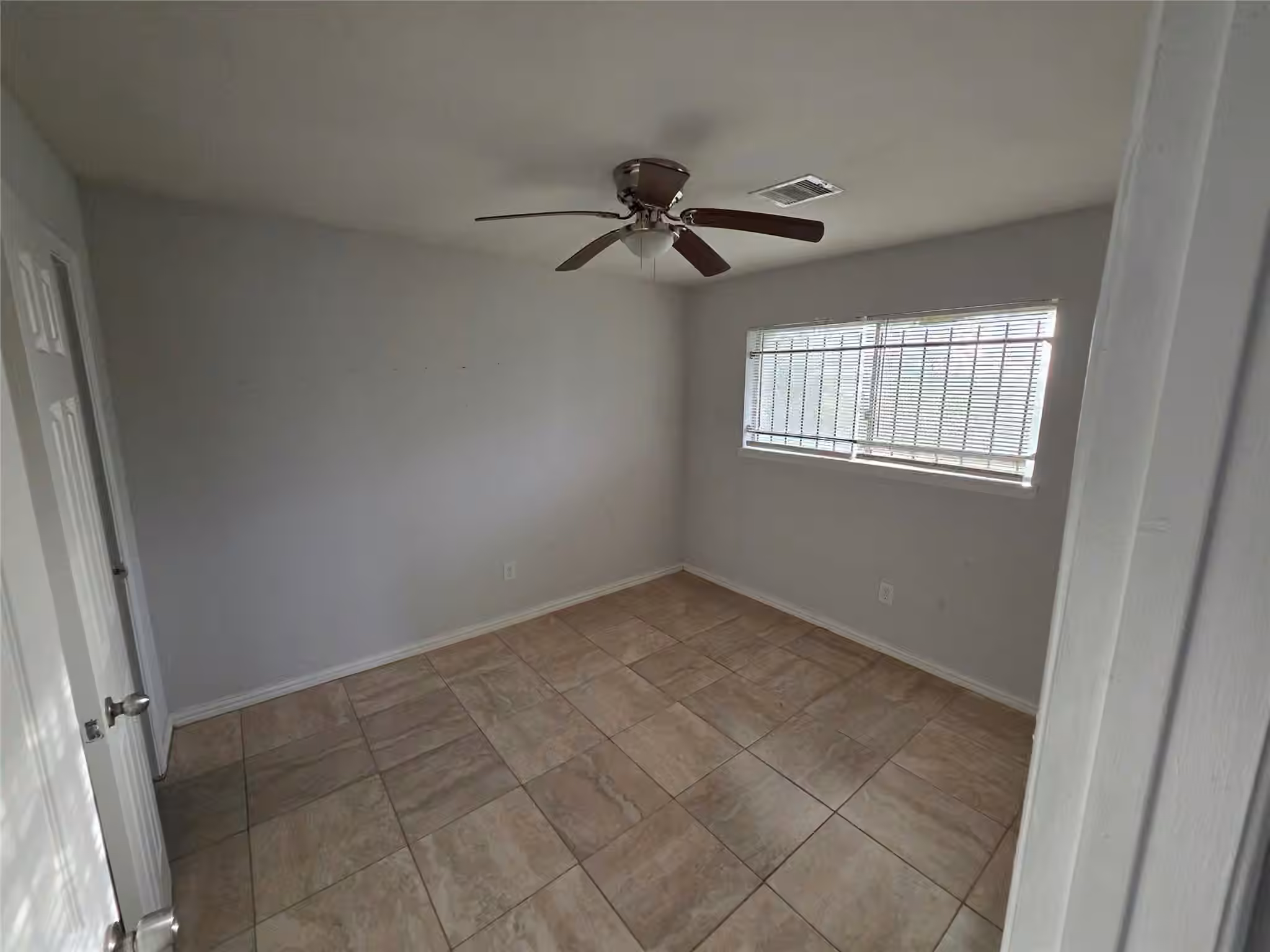 Photo 7 of 10424 Ballantine Street, Houston, TX