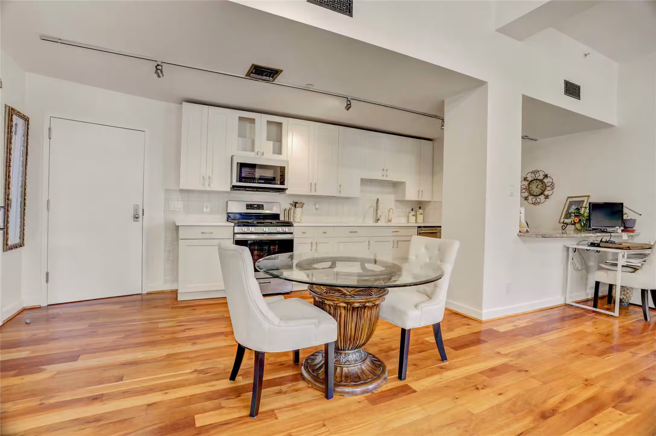 Photo 7 of 915 Franklin Street 8B, Houston, TX