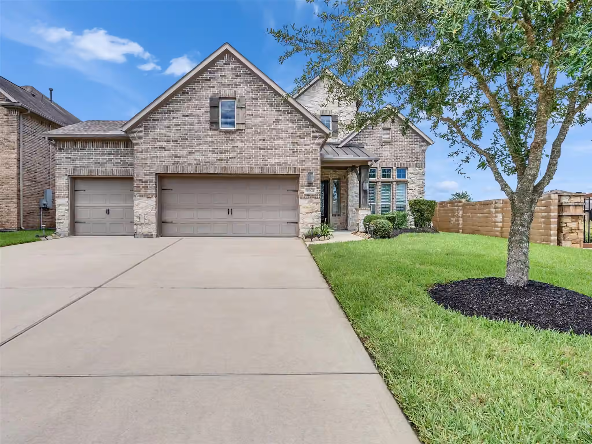 Photo of 10302 Muir Peak Drive, Rosharon, TX
