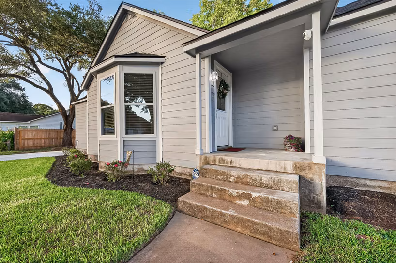 Photo 5 of 723 N Meyer Street, Sealy, TX