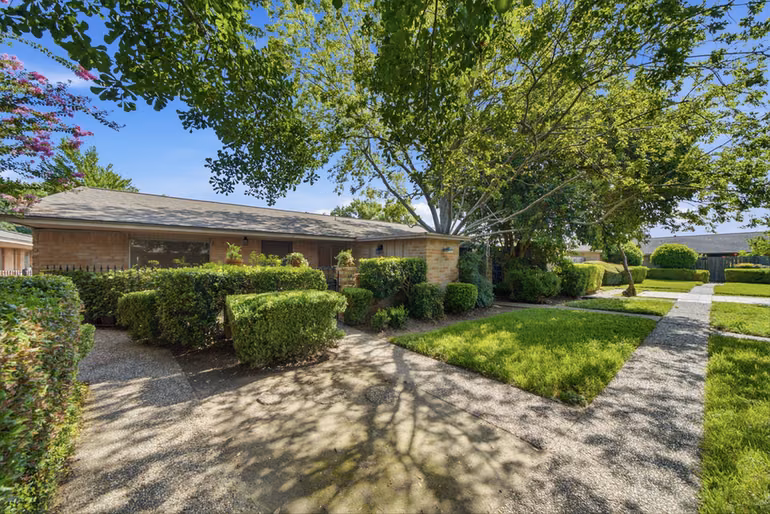 Photo 5 of 1529 Wirt Road 60, Houston, TX