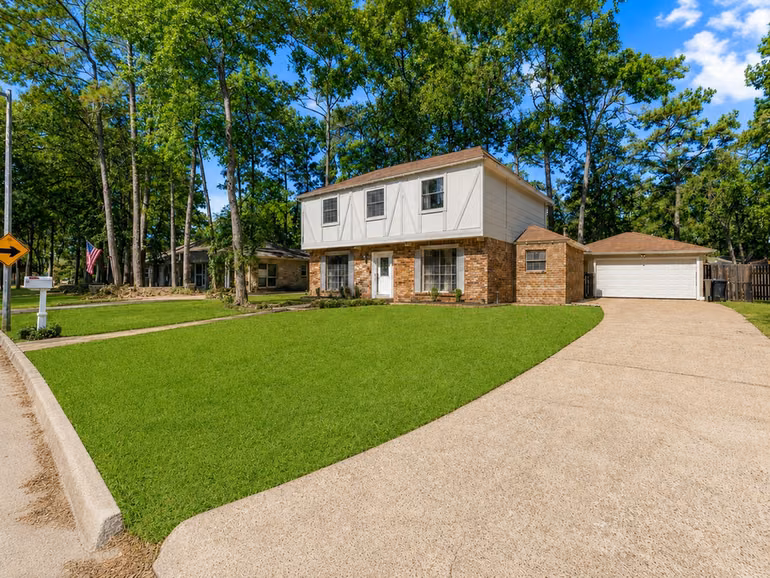 Photo 2 of 2815 Woodland Grove Drive, Houston, TX