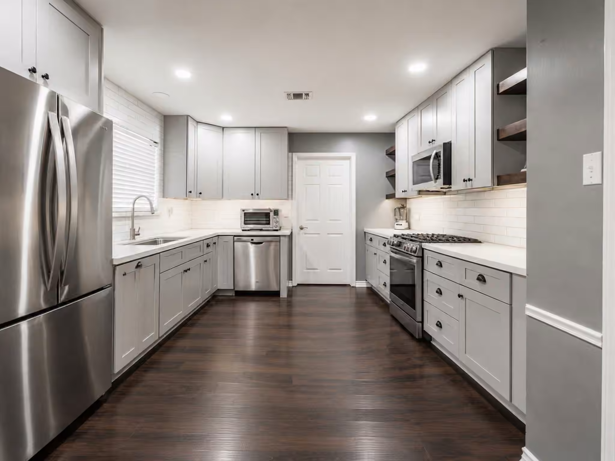 Photo 5 of 2815 Woodland Grove Drive, Houston, TX
