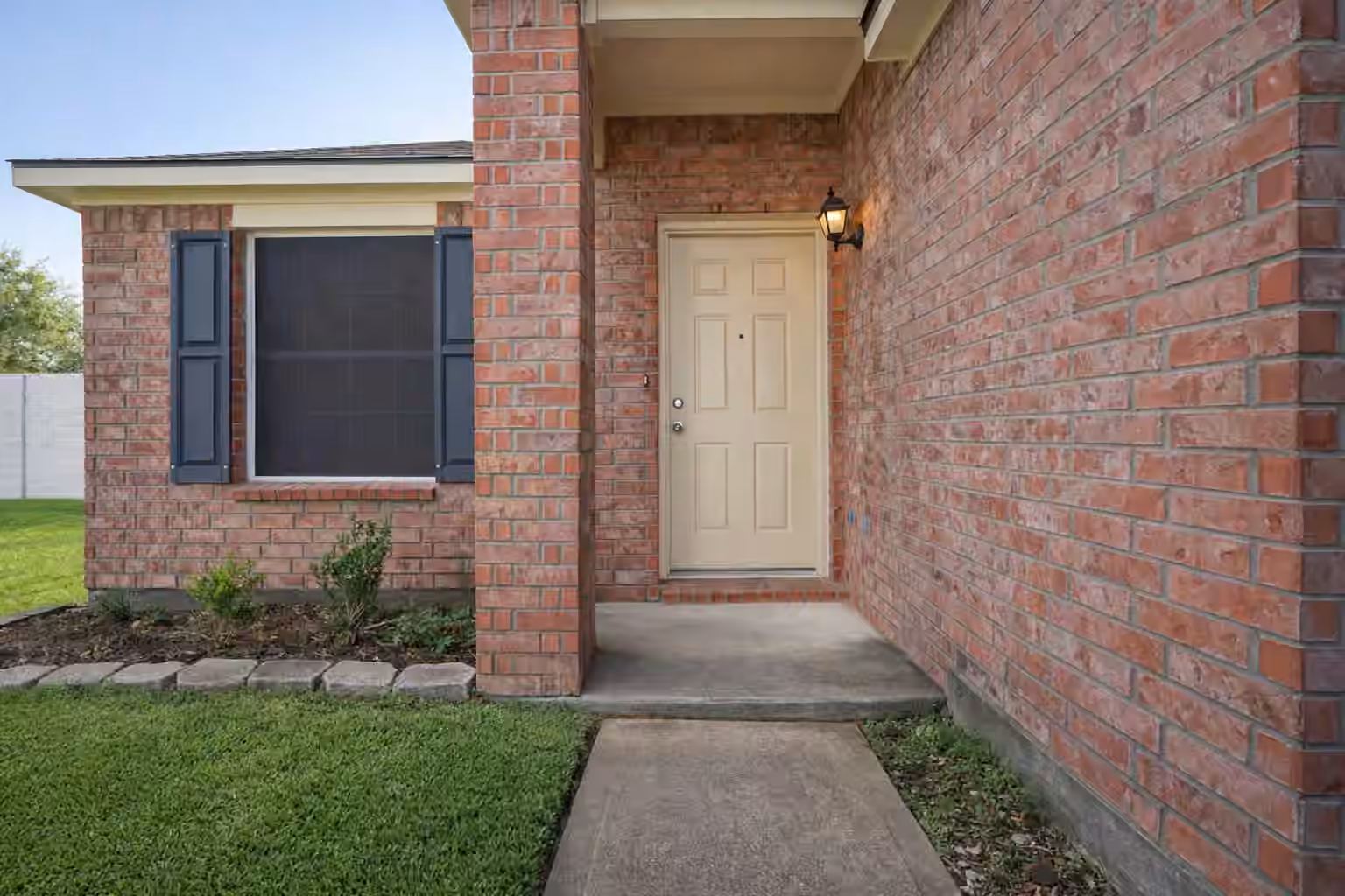 Photo 3 of 7907 Fire Thorn Lane, Cypress, TX