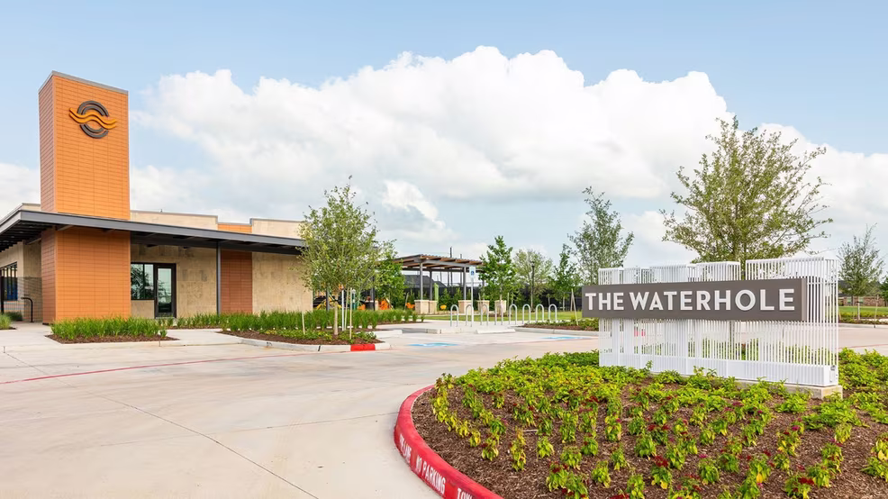 Photo 5 of 4711 Cascade Waters Lane, Fulshear, TX