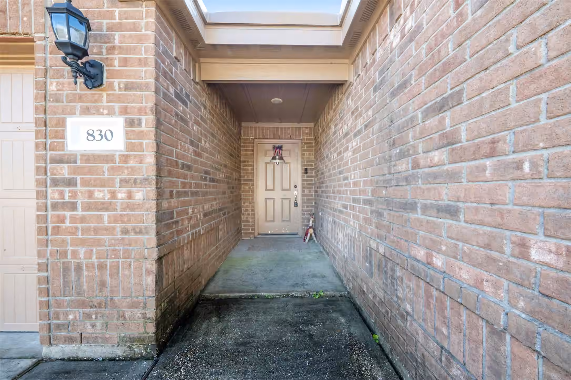 Photo 2 of 830 Paradise Road, Baytown, TX